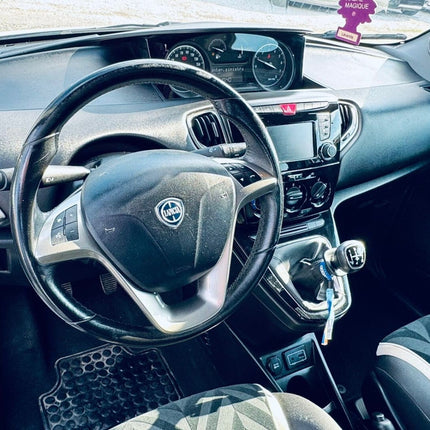 Lancia Ypsilon 1.2 69 CV 5 porte S&S Gold