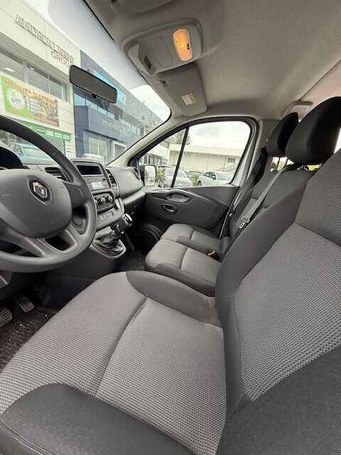 Renault Trafic T27 2.0 dCi 120CV PC-TN Zen 9 POSTI