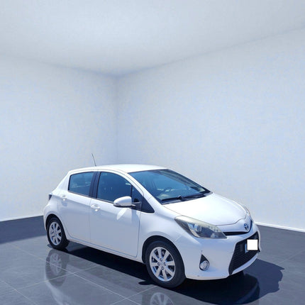 Toyota Yaris 1.5 Hybrid 5 porte Lounge Più - NEOPATENTATO