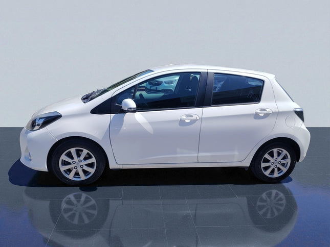 Toyota Yaris 1.5 Hybrid 5 porte Lounge Più - NEOPATENTATO