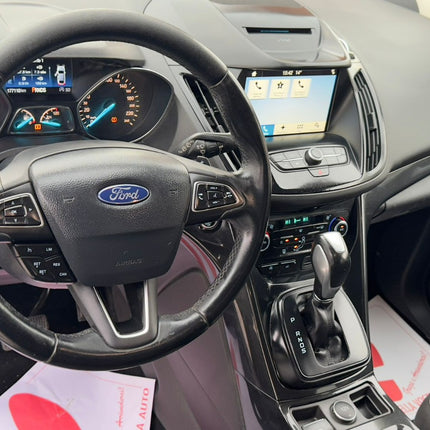 Ford Kuga 1.5 TDCI 120 CV S&S 2WD ST-Line