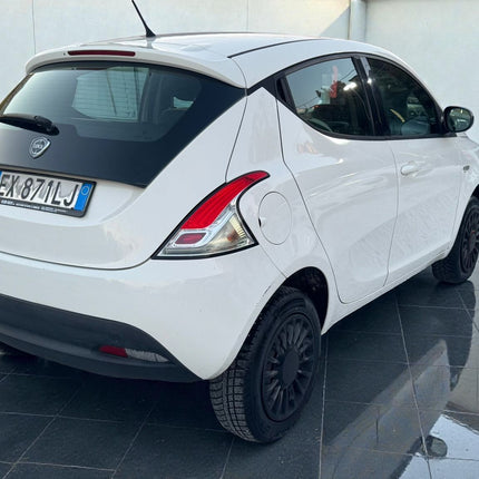 Lancia Ypsilon 0.9 TwinAir 85 CV 5 porte S&S Gold