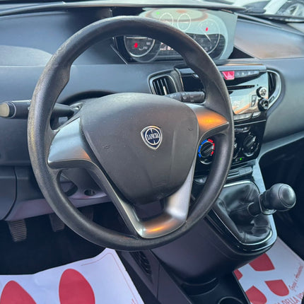 Lancia Ypsilon 0.9 TwinAir 85 CV 5 porte S&S Gold