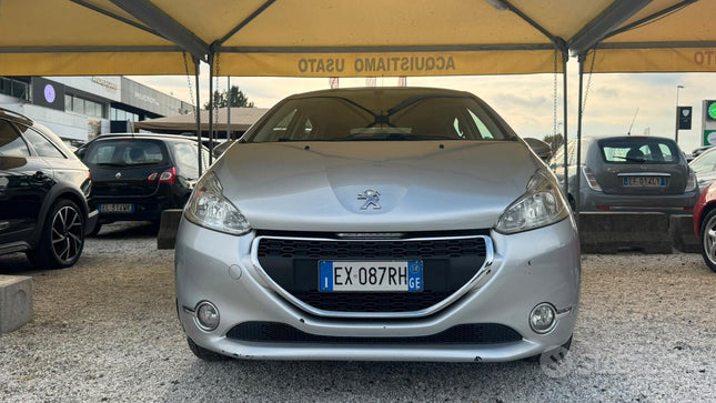 Peugeot 208 1.4 HDi 68 CV 5 porte Allure