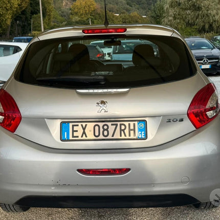 Peugeot 208 1.4 HDi 68 CV 5 porte Allure