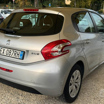 Peugeot 208 1.4 HDi 68 CV 5 porte Allure