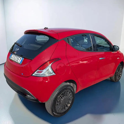Lancia Ypsilon IDEALE PER NEO PATENTATI