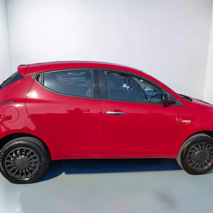 Lancia Ypsilon IDEALE PER NEO PATENTATI