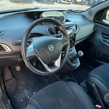 Lancia Ypsilon 0.9 TwinAir 85 CV 5 porte