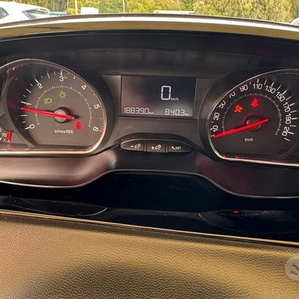 Peugeot 208 1.4 HDi 68 CV 5 porte Allure