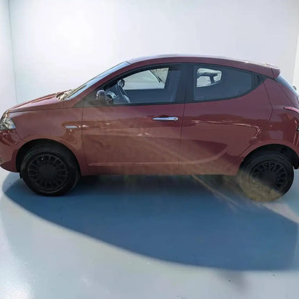 Lancia Ypsilon IDEALE PER NEO PATENTATI