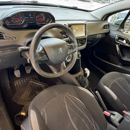 Peugeot 208 1.4 HDi 68 CV 5 porte Allure