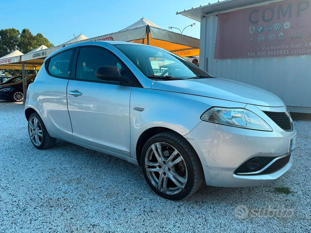 Lancia Ypsilon 1.2 69 CV 5 porte Gold