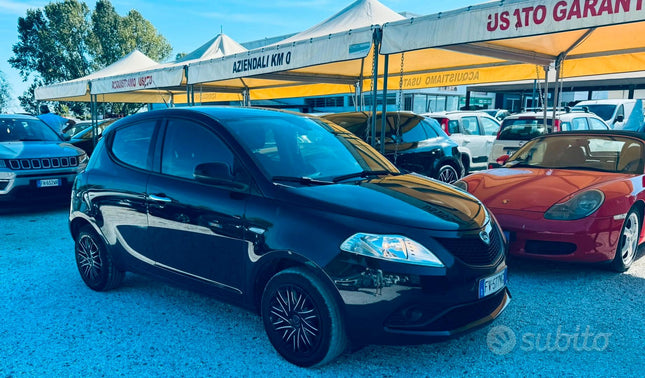 Lancia Ypsilon 1.2 69 CV 5 porte S&amp;S Platinum