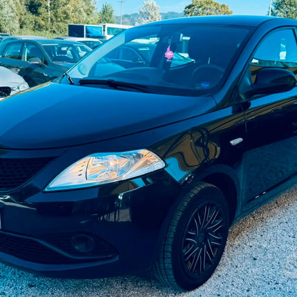 Lancia Ypsilon 1.2 69 CV 5 porte S&amp;S Platinum
