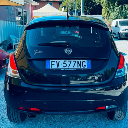 Lancia Ypsilon 1.2 69 CV 5 porte S&amp;S Platinum
