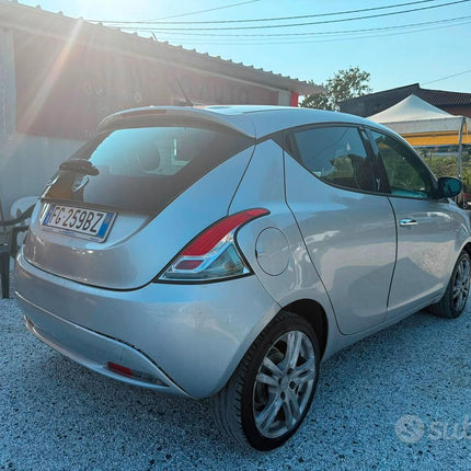 Lancia Ypsilon 1.2 69 CV 5 porte Gold