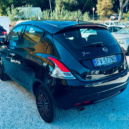 Lancia Ypsilon 1.2 69 CV 5 porte S&amp;S Platinum
