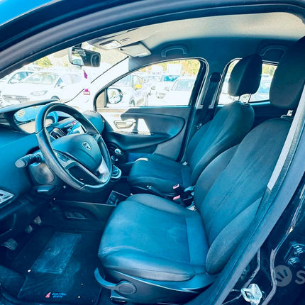 Lancia Ypsilon 1.2 69 CV 5 porte S&amp;S Platinum